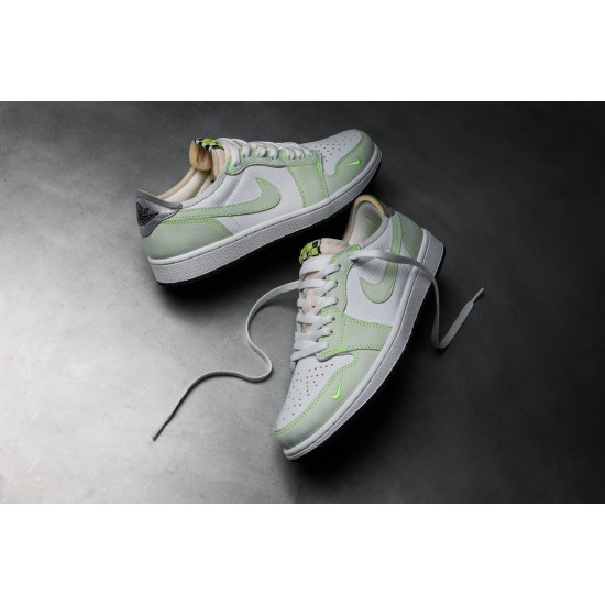 DM7837-103 Air Jordan 1 Low Og Ghost Green White/Ghost Green-Black 