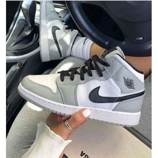 554725-092 Air Jordan 1 Mid Light Smoke Gray Light Smoke Gray/Black-White 