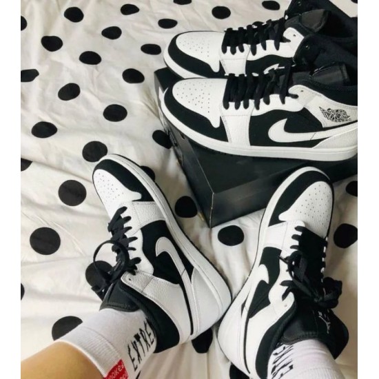 Nike Air Jordan 1 Mid White Black 