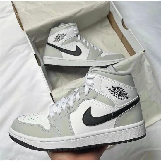 BQ6472-015 Air Jordan 1 Mid White Light Smoke Grey White/Light Smoke Gray/Black 