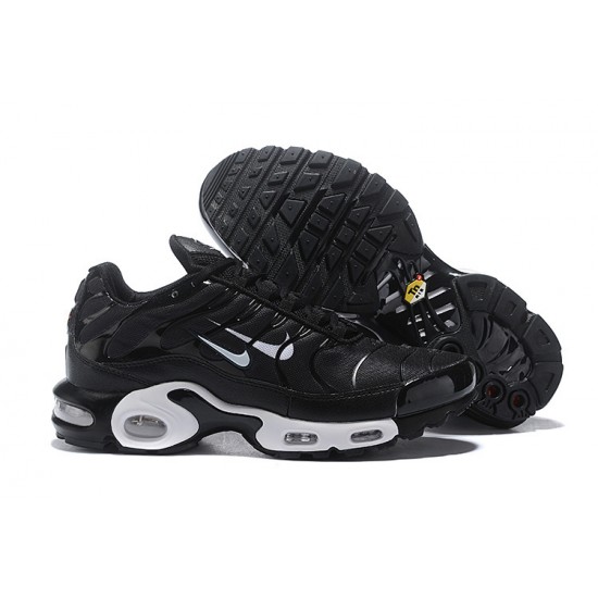 Men Sports Shoes Nike Air Max Plus Tn Black and White