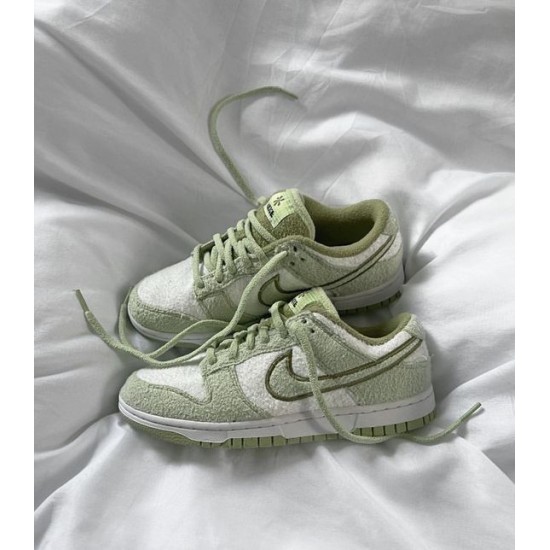 DQ7579-300 Dunk Low Se Fleece Green White/Green Fleece