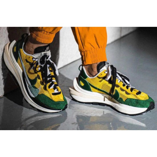 CV1363-700 Vaporwaffle Sacai Tour Yellow Stadium Green Yellow/Stadium Green-Sail 